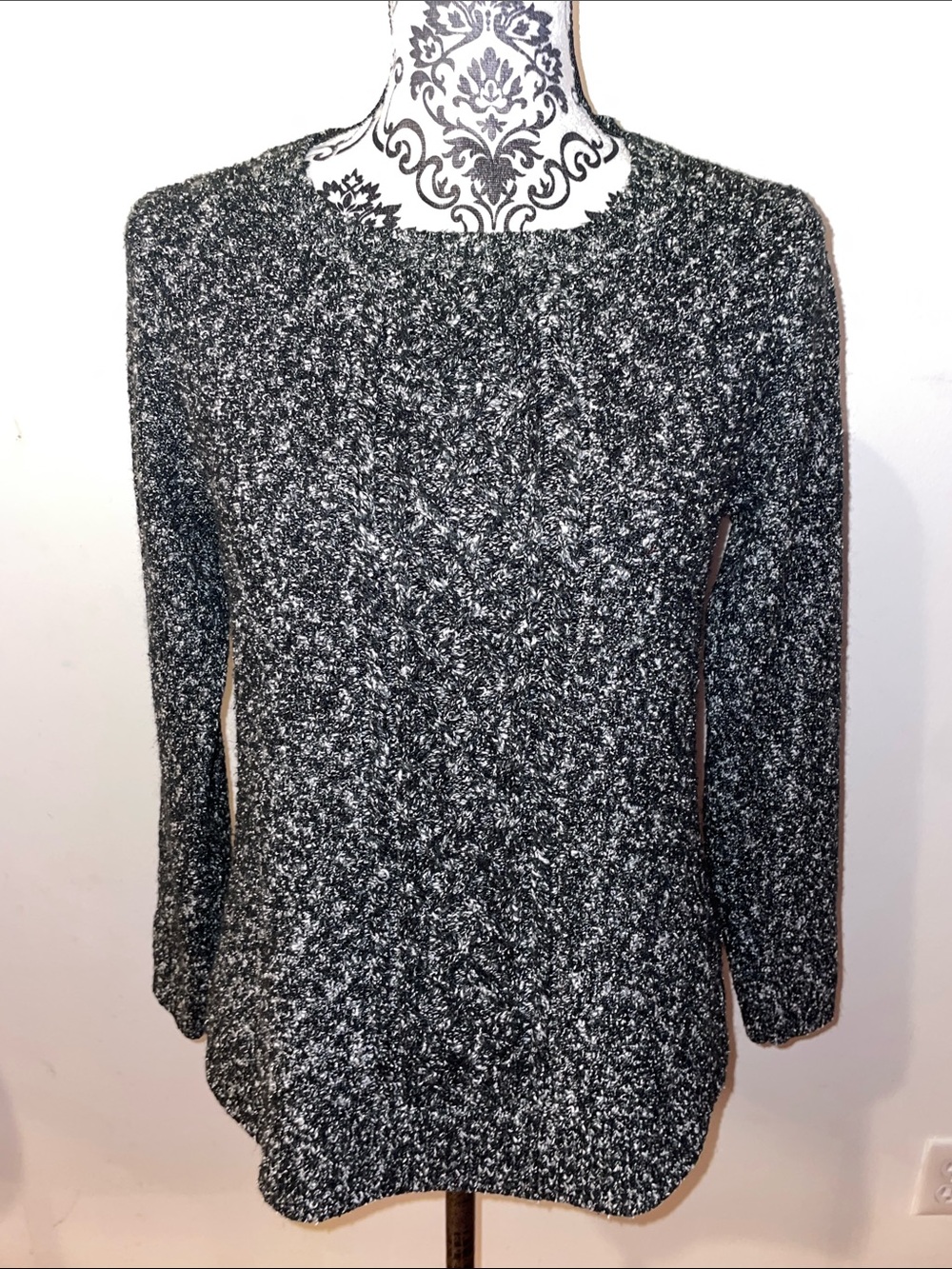 L.L. Bean Black & White Marled Crew Neck Sweater Size Small EUC